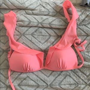 bikini top worn once ! brand new. Size small
